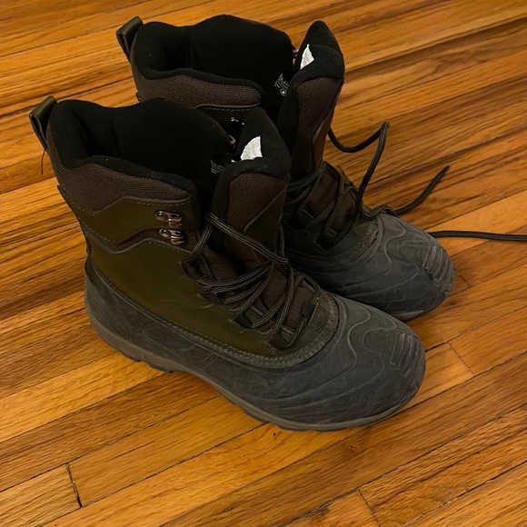 Tamarack boots - Picture 1 of 4